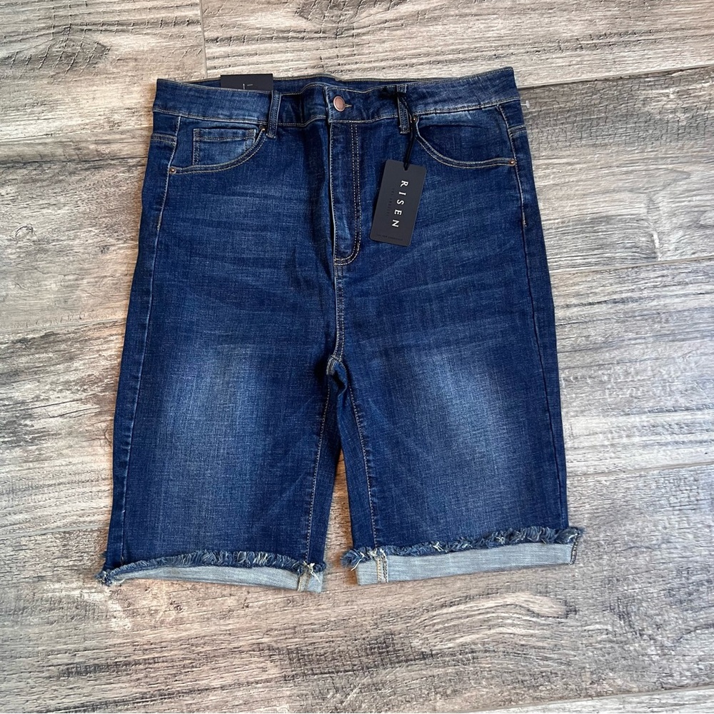 RISEN BOUTIQUE DARK WASH DENIM SHORTS WOMENS SIZE 2XL NWT #135